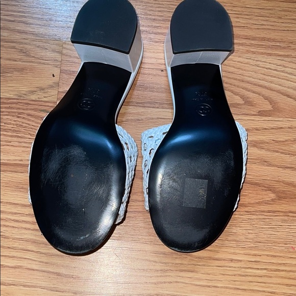 In new condition Chanel  Sandals sz 371/2 - Picture 5 of 6